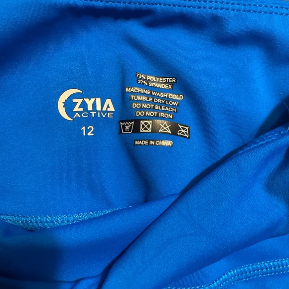 Zyia Active leggings the leopard are size 8-10 the rest are 12 - Picture 9 of 11